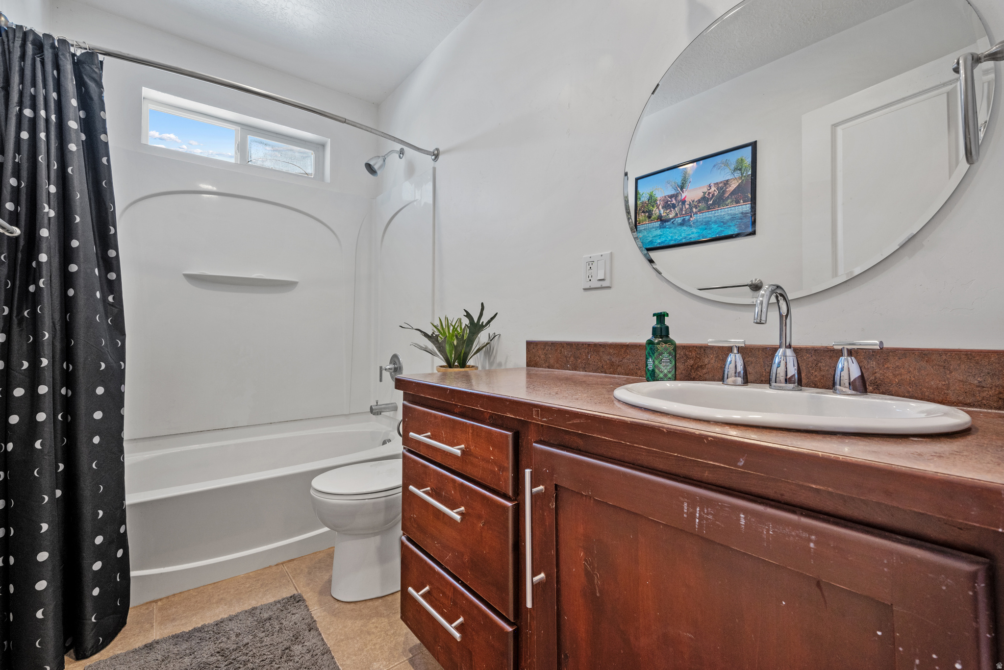 COUNTRY VIEW - Residential