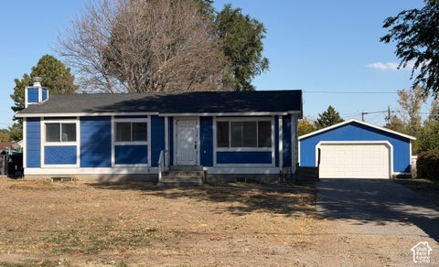 Photo of 316 W CHERRY ST, Grantsville, UT 84029 (MLS # 2191998)