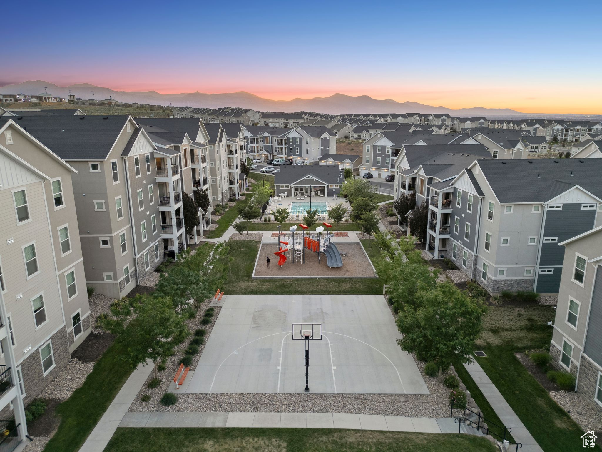 SADDLEBROOK - Residential