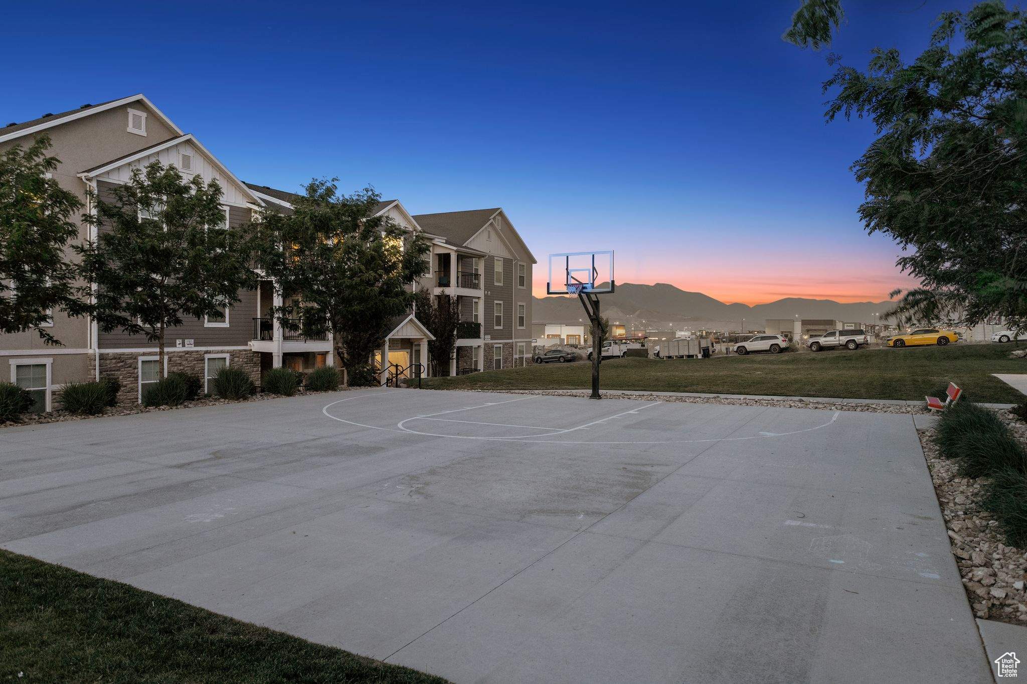 SADDLEBROOK - Residential