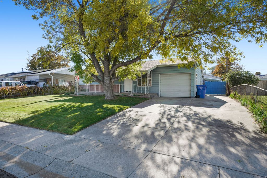Photo of 4341 W 5175 S, Salt Lake City, UT 84118 (MLS # 2120824)
