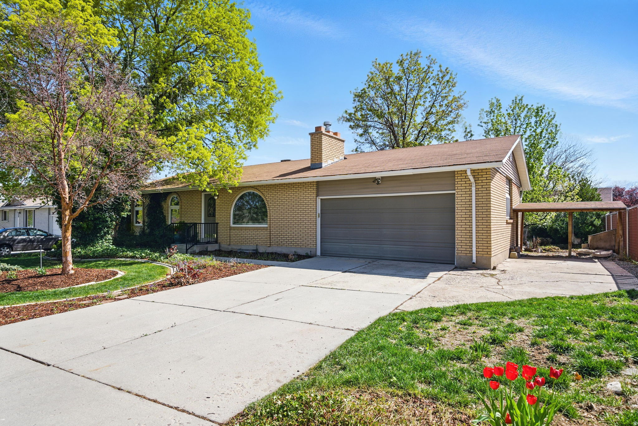 INDIAN VILLAGE - Residential