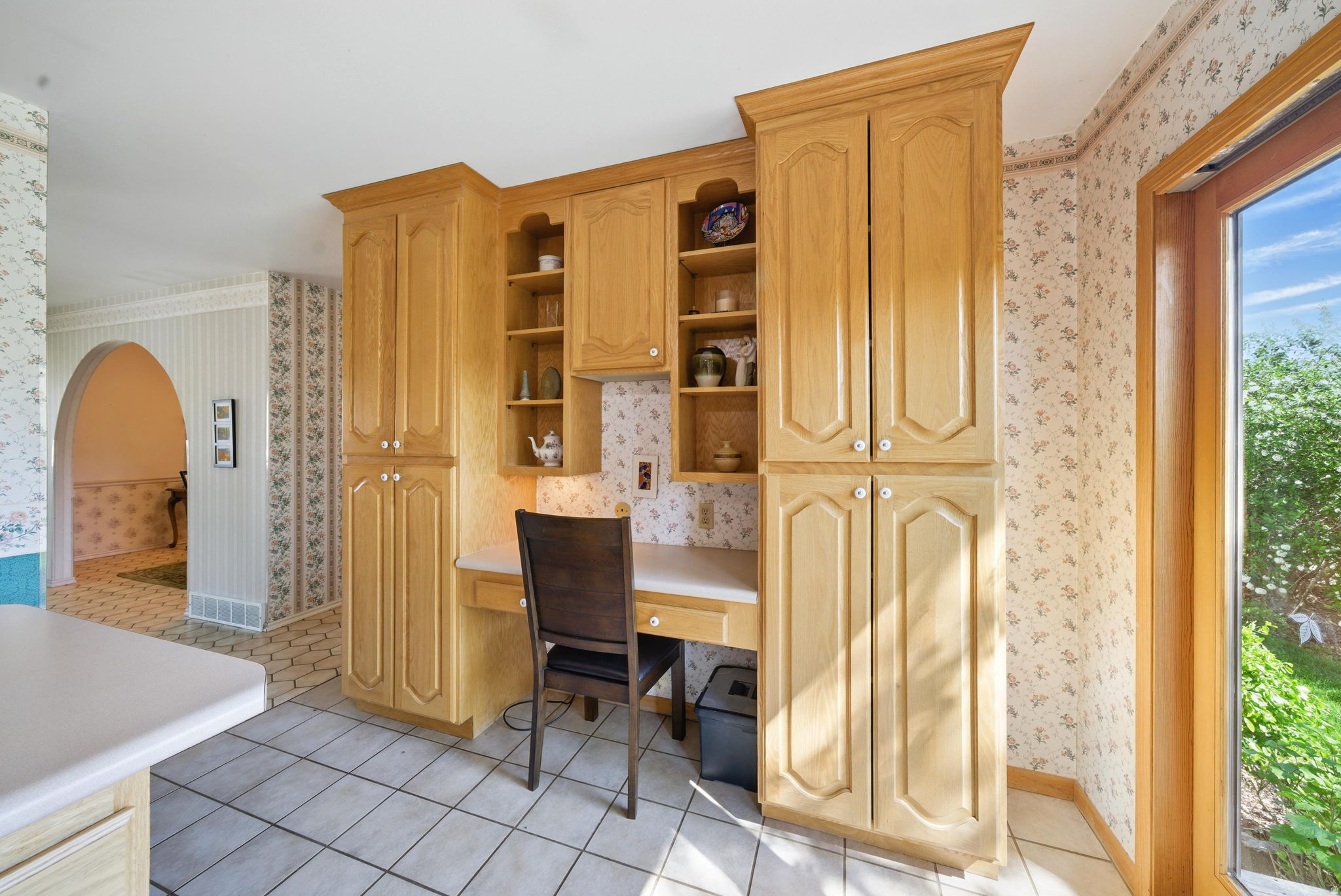 INDIAN VILLAGE - Residential