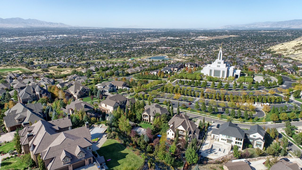 THE COVE IN CORNER CANYON - Residential