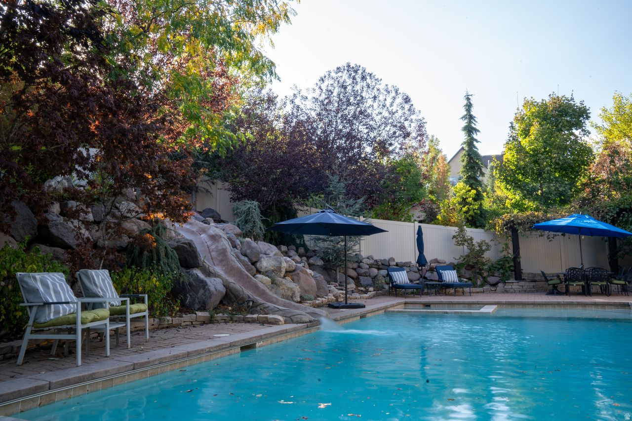 THE COVE IN CORNER CANYON - Residential