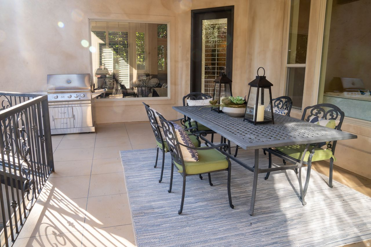 THE COVE IN CORNER CANYON - Residential