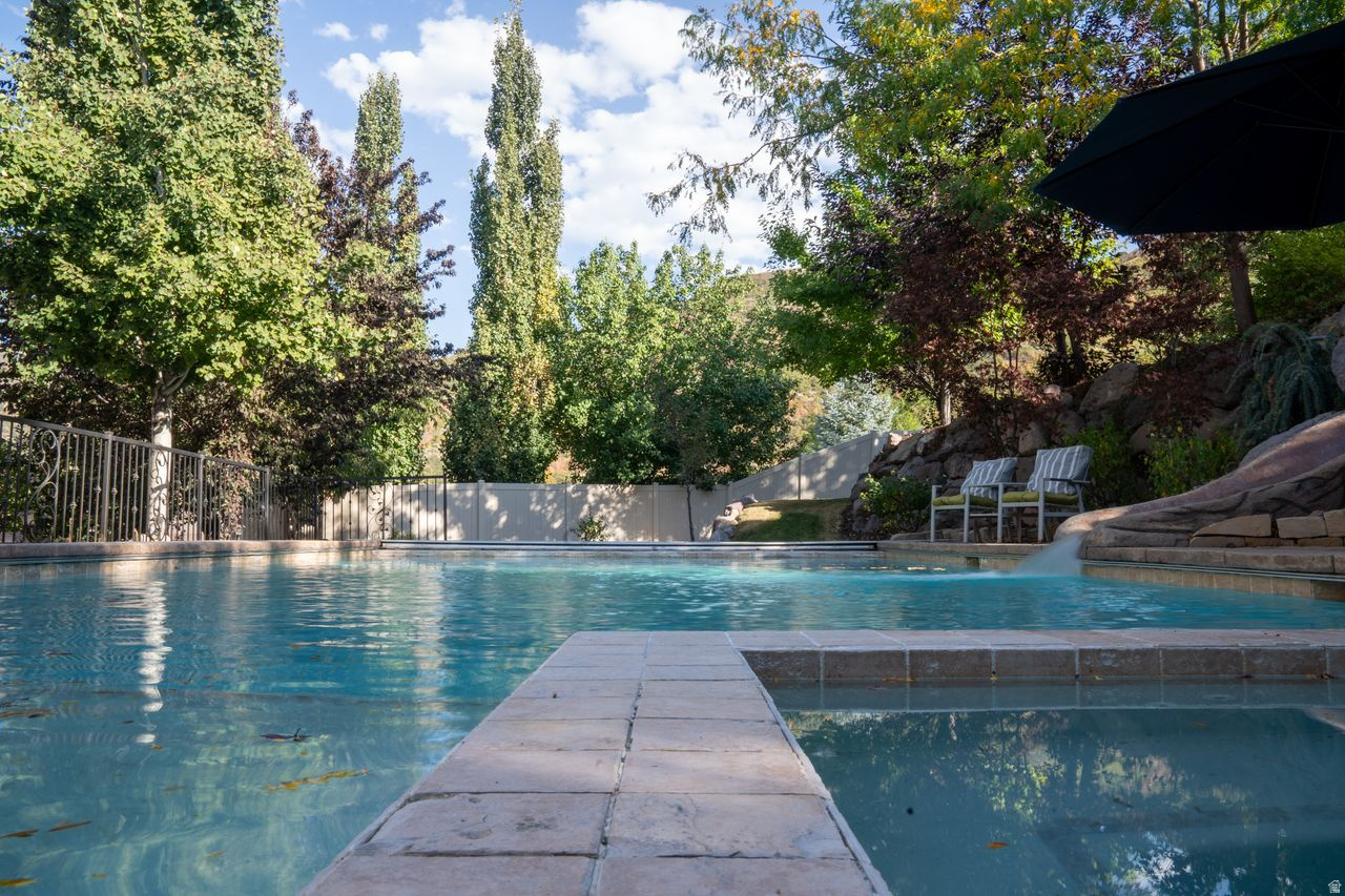 THE COVE IN CORNER CANYON - Residential