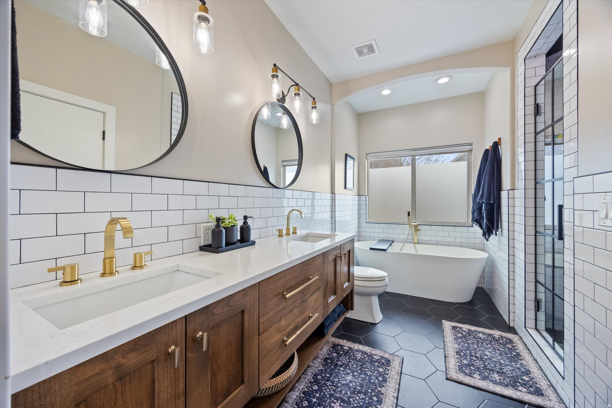 JONES MEADOWS - Residential