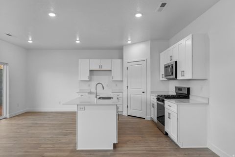 Tiny photo for 1558 S STAIRCASE WAY #4106, Washington, UT 84780 (MLS # 2127415)
