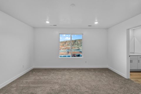 Tiny photo for 1558 S STAIRCASE WAY #4106, Washington, UT 84780 (MLS # 2127415)