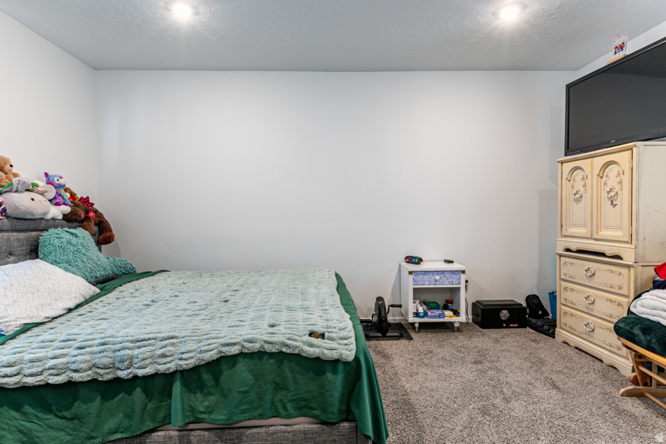 WESTERN ACRES - Residential