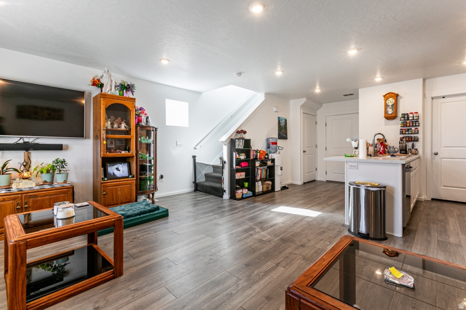 WESTERN ACRES - Residential