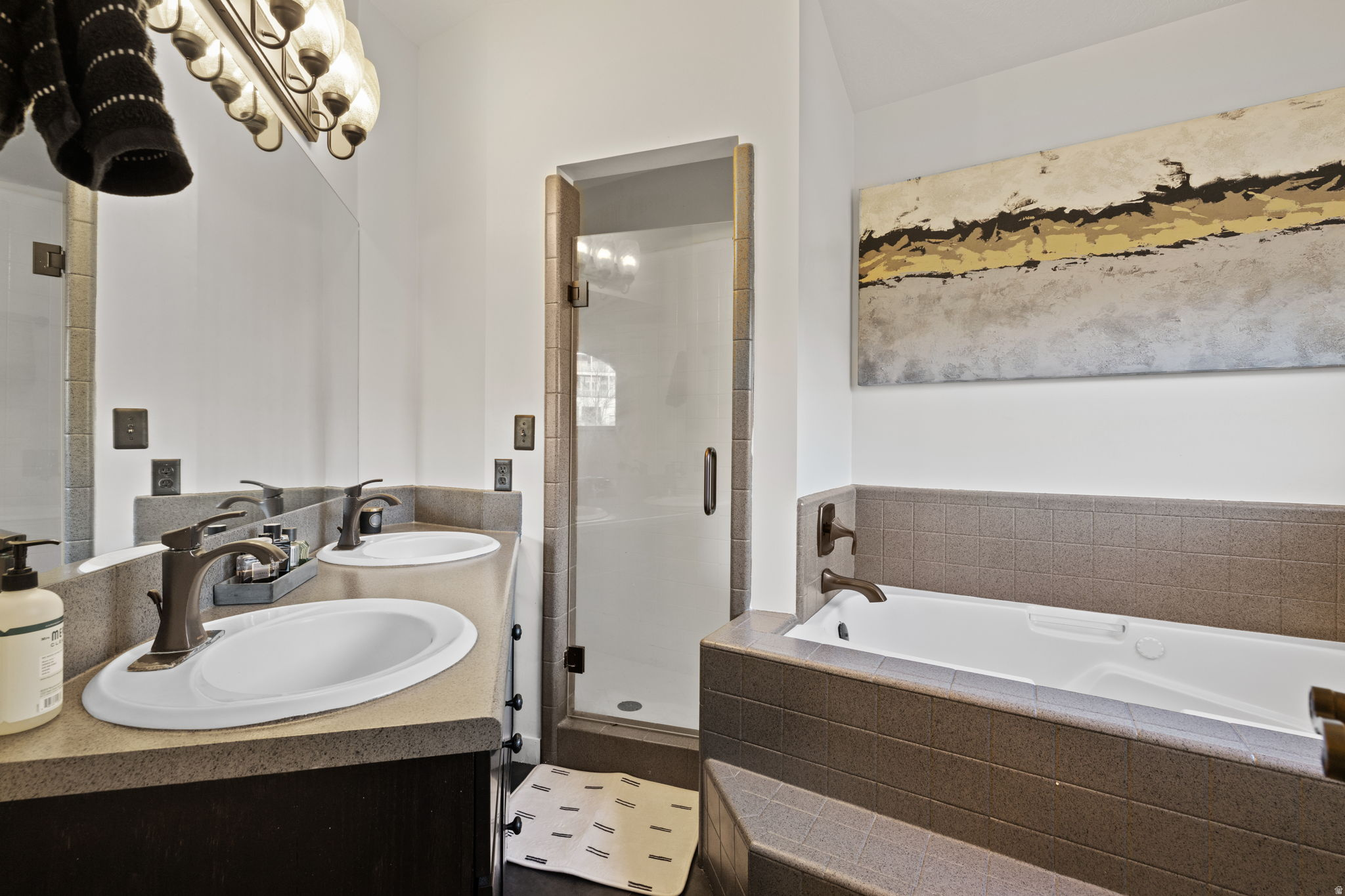 CHELSEA COVE - Residential