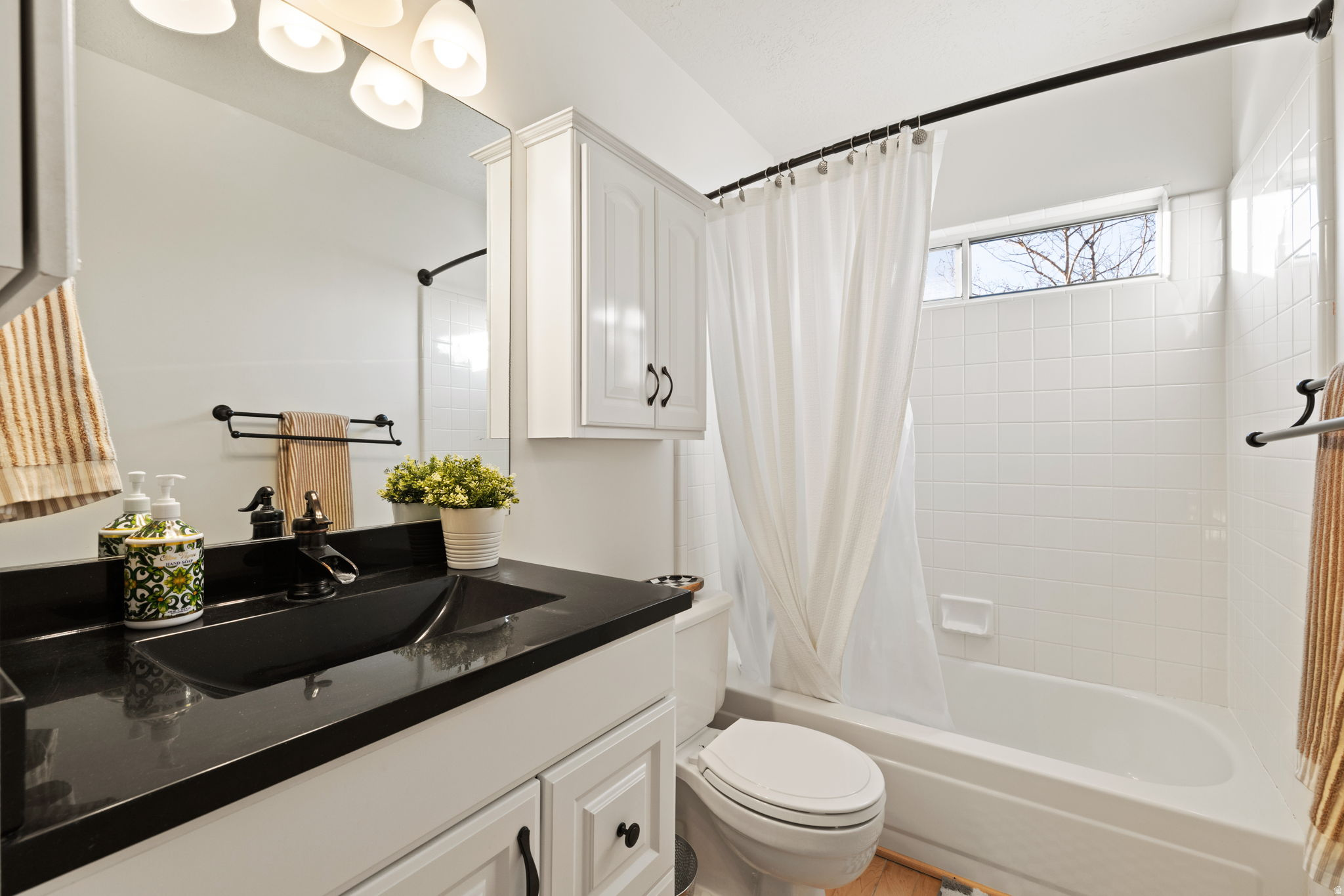 CHELSEA COVE - Residential