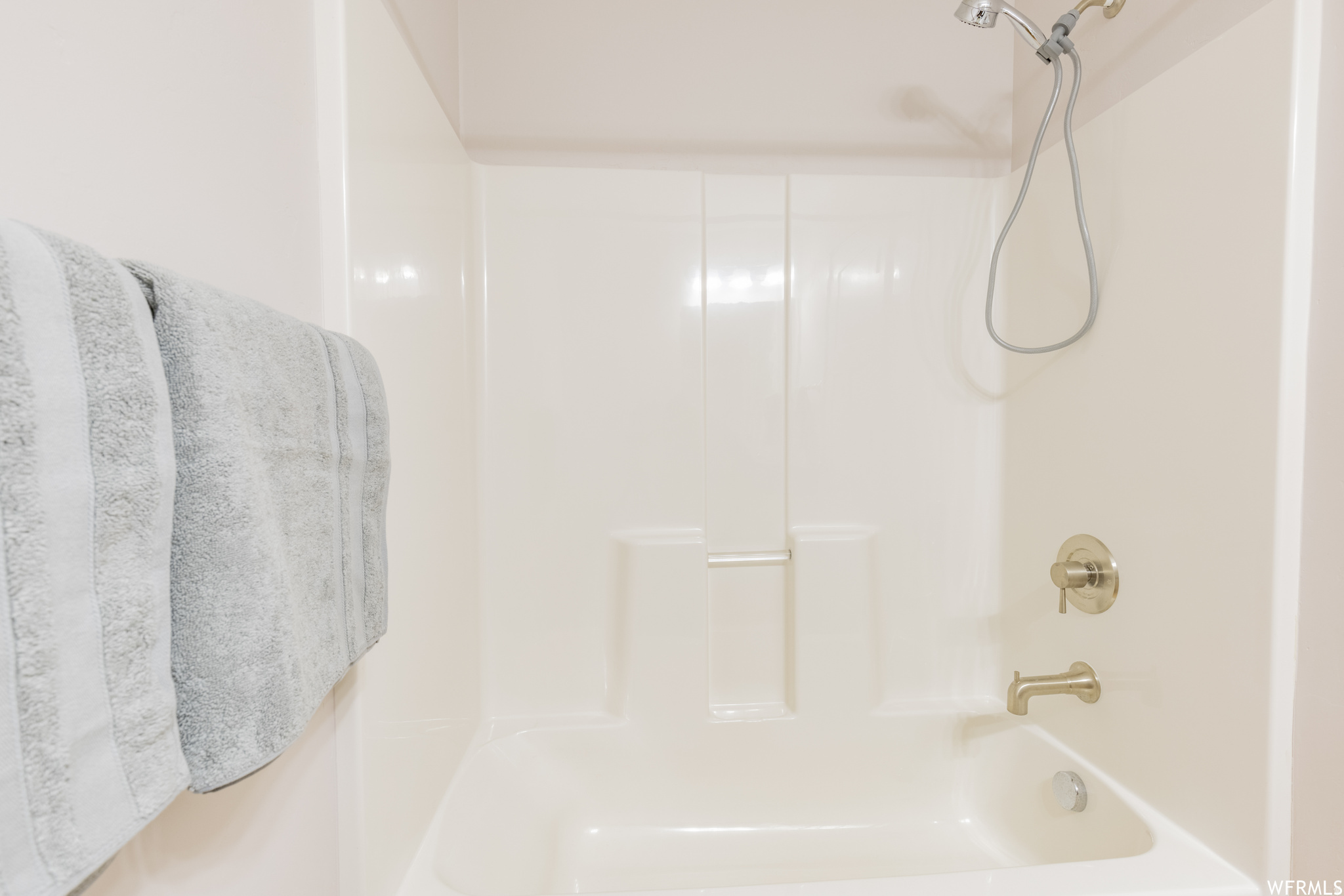 SUMMERLANE AT THE DI - Residential