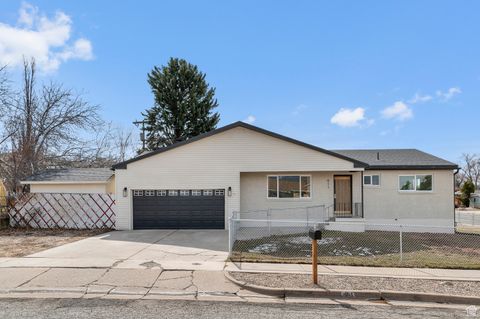 911 Harrop St, Ogden, UT 84404 - MLS#: 2070099