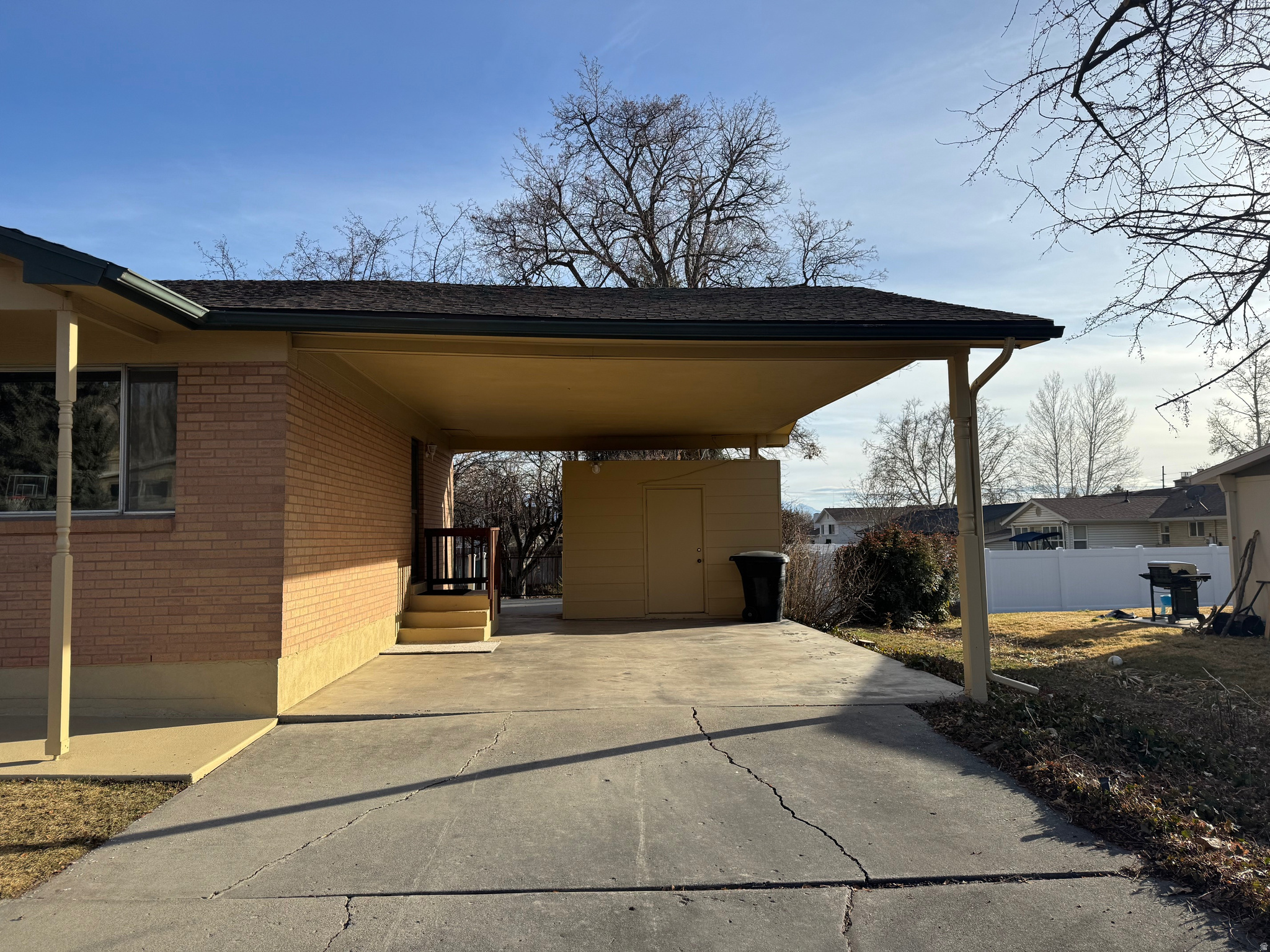 CANYON MEADOWS - Residential