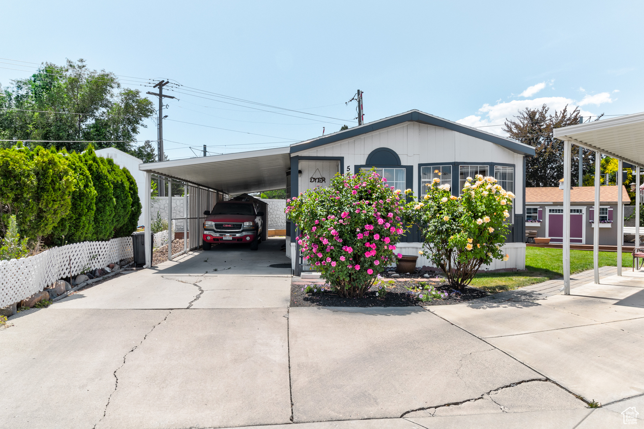 APPLEWOOD - Residential