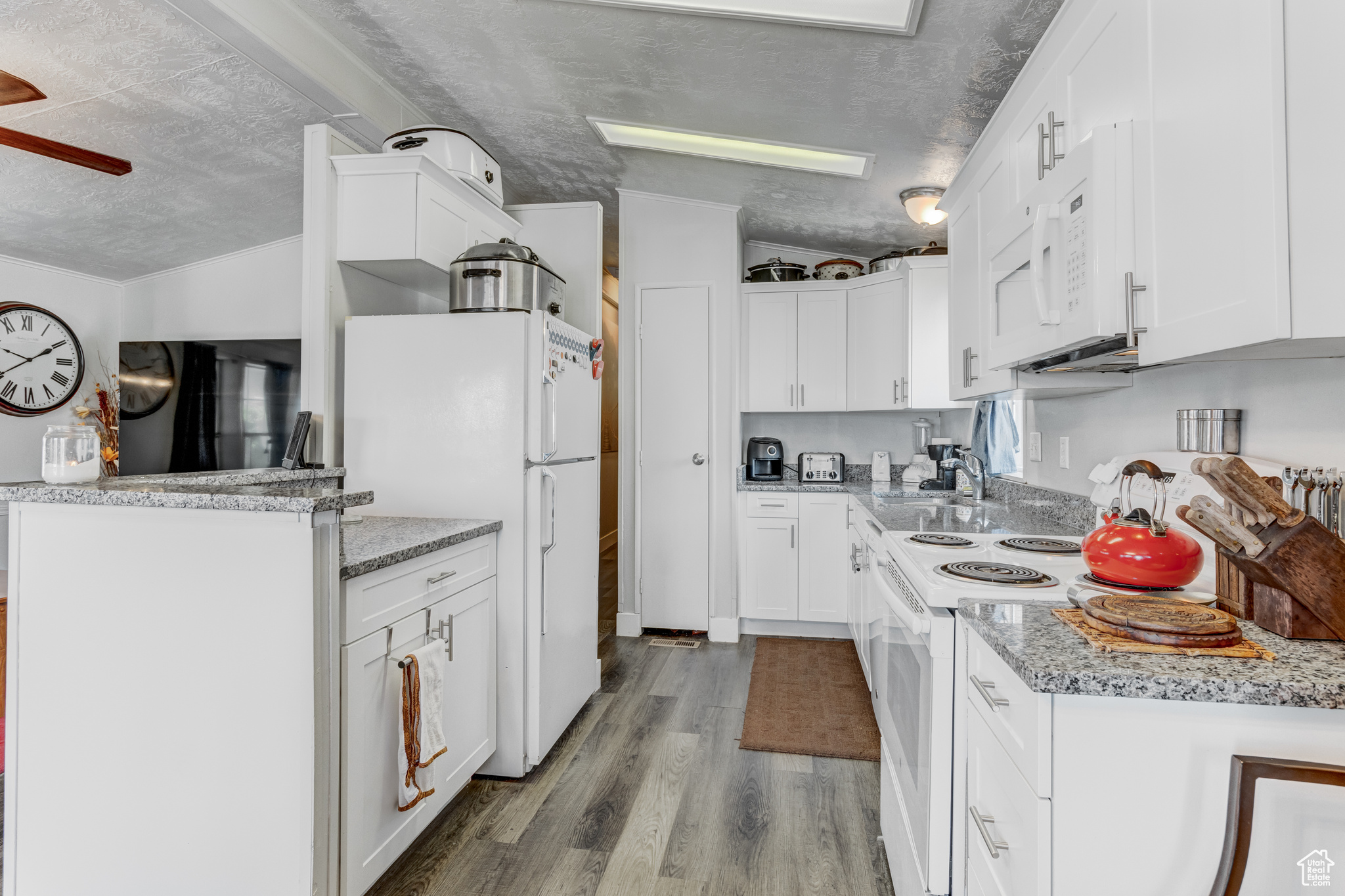 APPLEWOOD - Residential