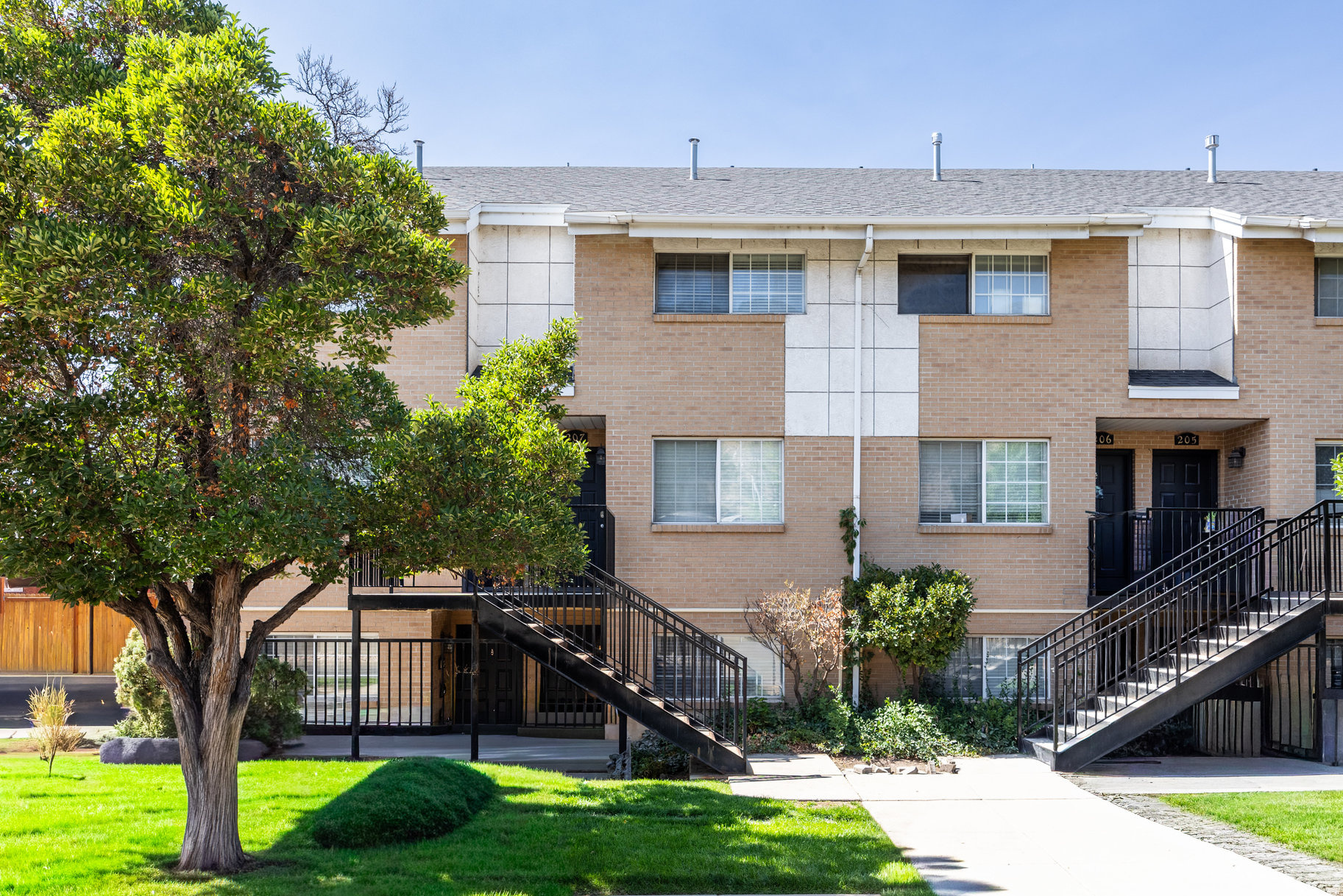 MONTERA CONDOS - Residential