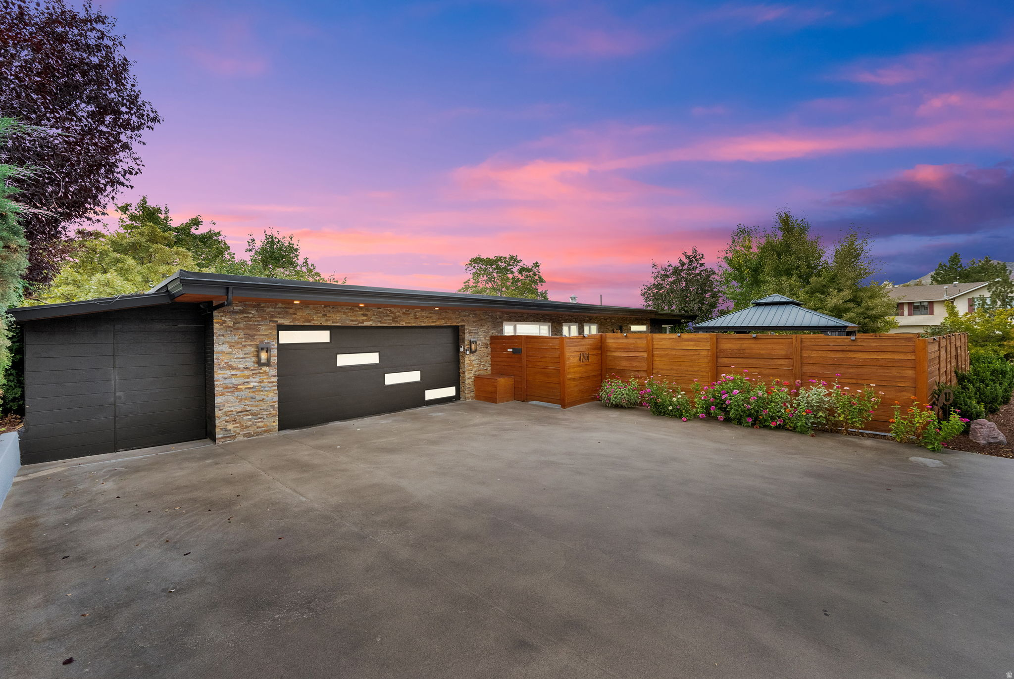 MT OLYMPUS HILLS - Residential