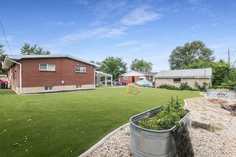 Tiny photo for 173 E 1050 N, Bountiful, UT 84010 (MLS # 2173300)