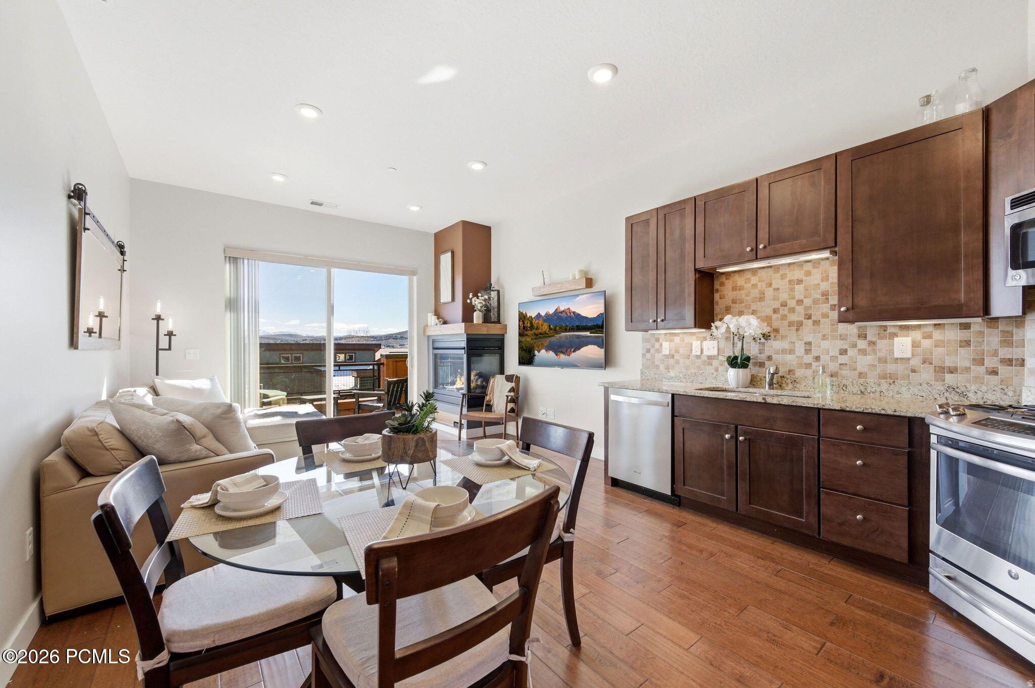 NEWPARK TERRACE - Residential