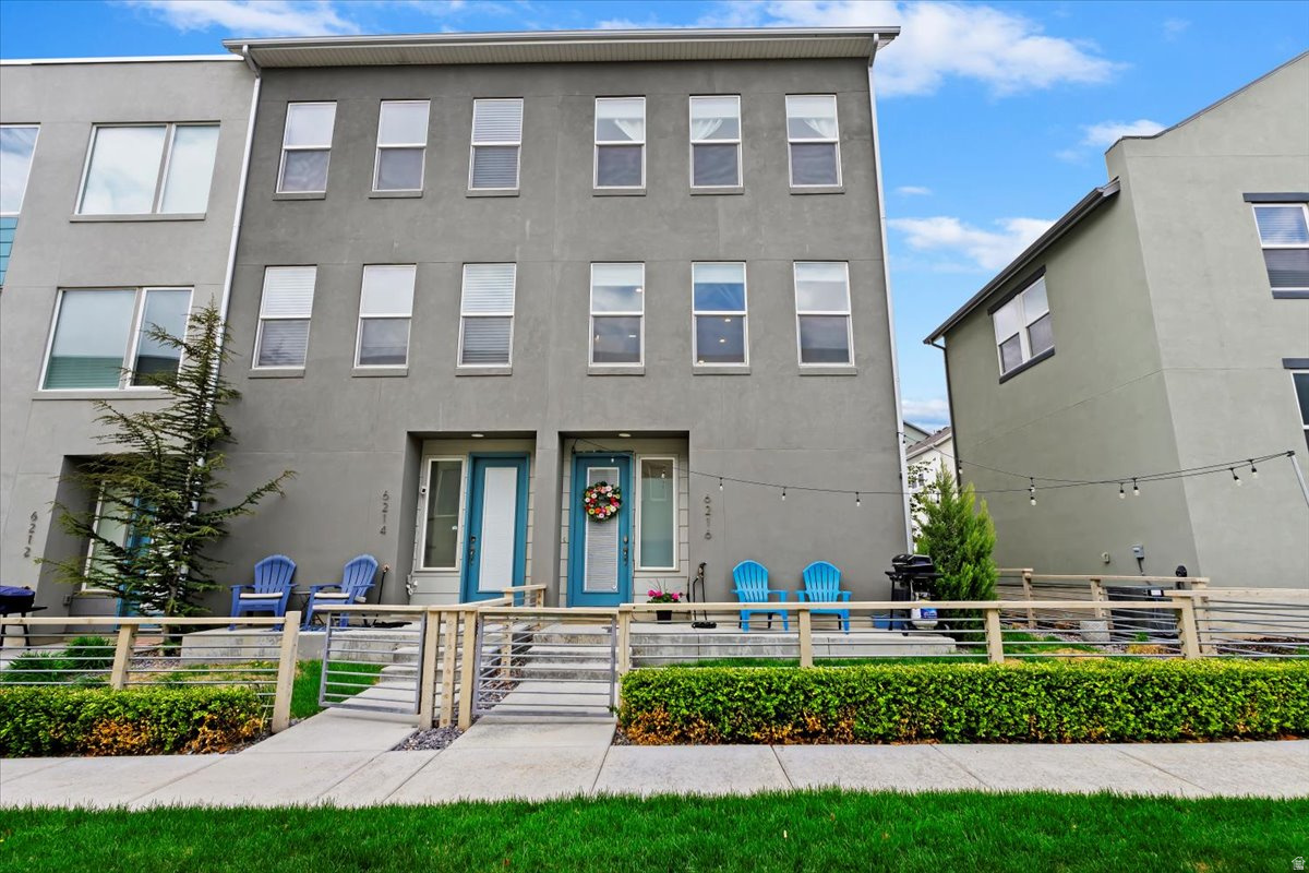 DAYBREAK HIGHLAND PARK - Residential