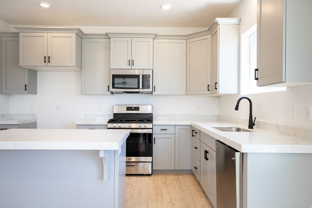Photo of 579 W 1775 N, Harrisville, UT 84404 (MLS # 2169088)