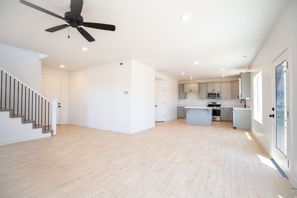 Photo of 579 W 1775 N, Harrisville, UT 84404 (MLS # 2169088)