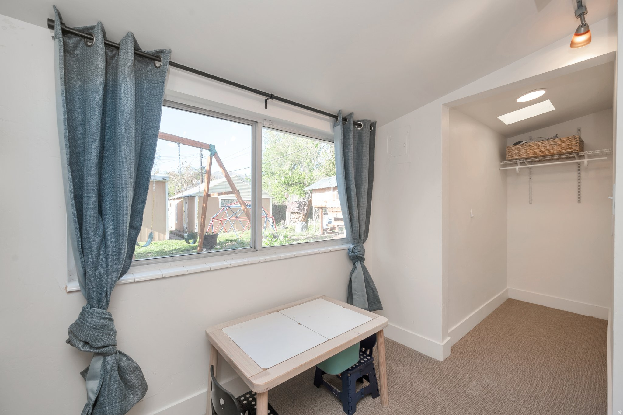 LAURELHURST - Residential