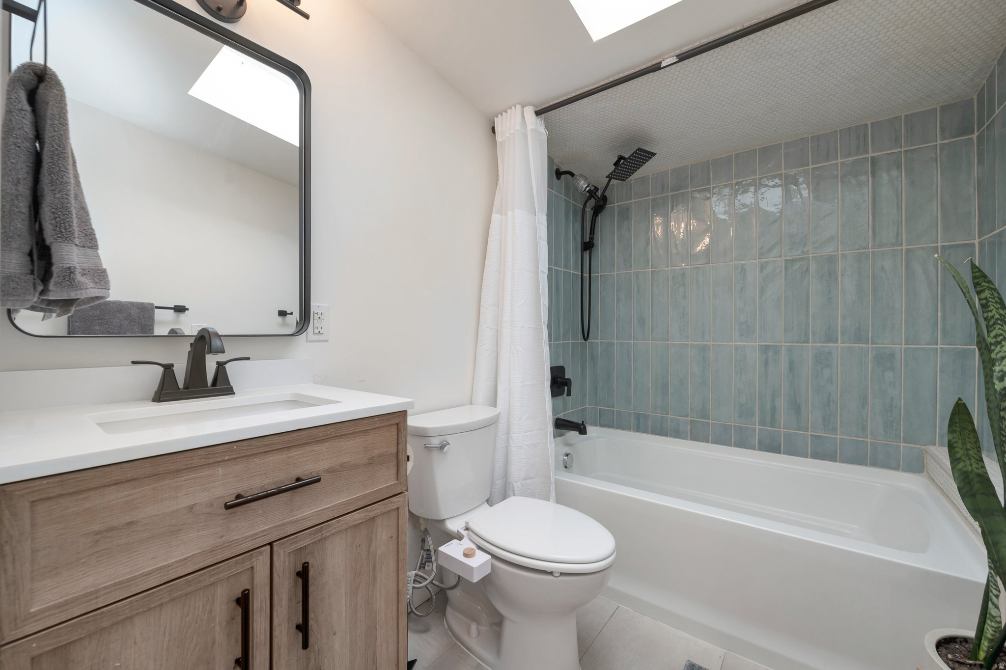 LAURELHURST - Residential