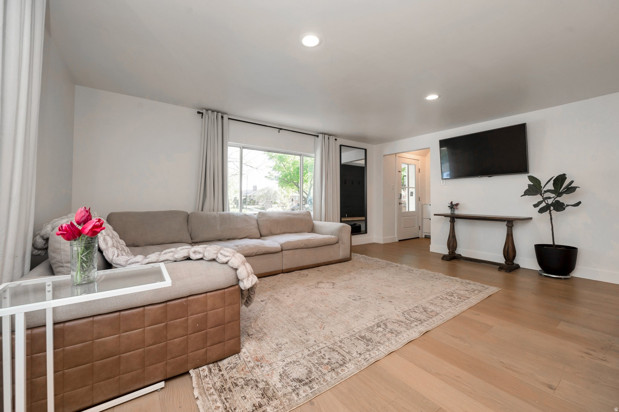 LAURELHURST - Residential