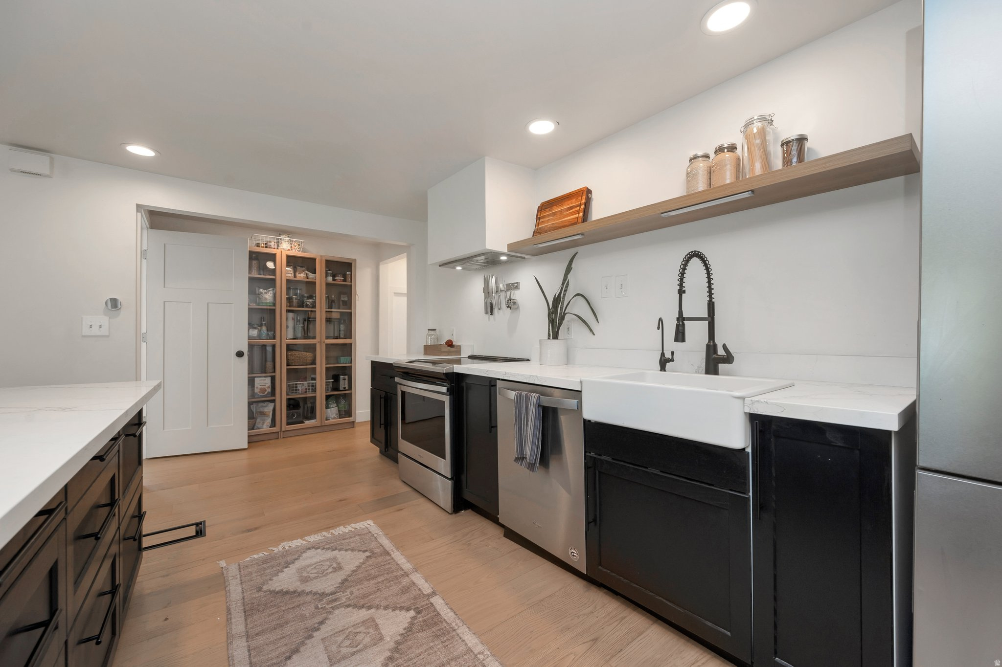 LAURELHURST - Residential