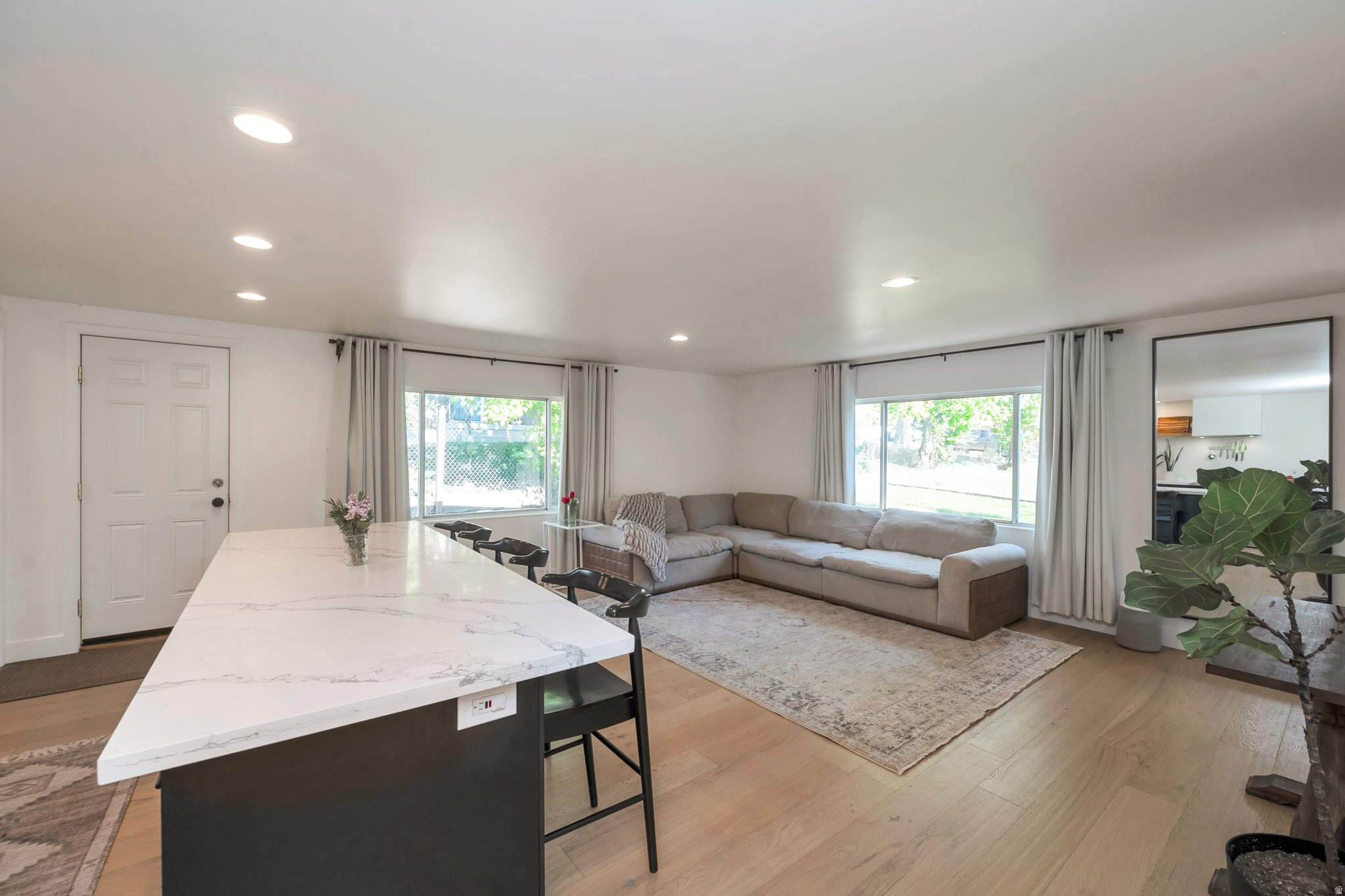 LAURELHURST - Residential