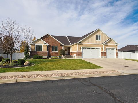 Tiny photo for 85 N 900 E, Salem, UT 84653 (MLS # 2147169)