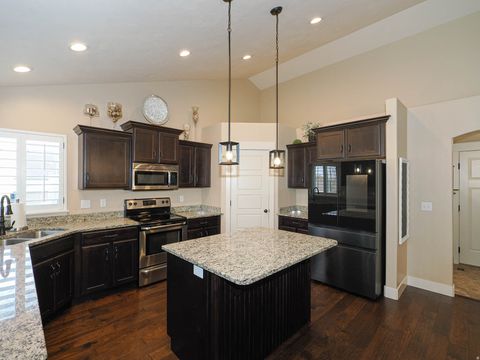 Tiny photo for 85 N 900 E, Salem, UT 84653 (MLS # 2147169)
