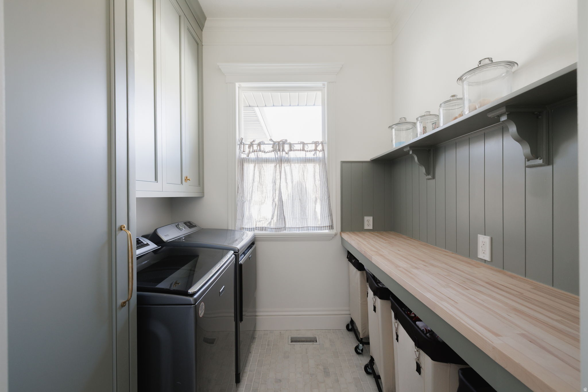 VICTORS LANDING - Residential