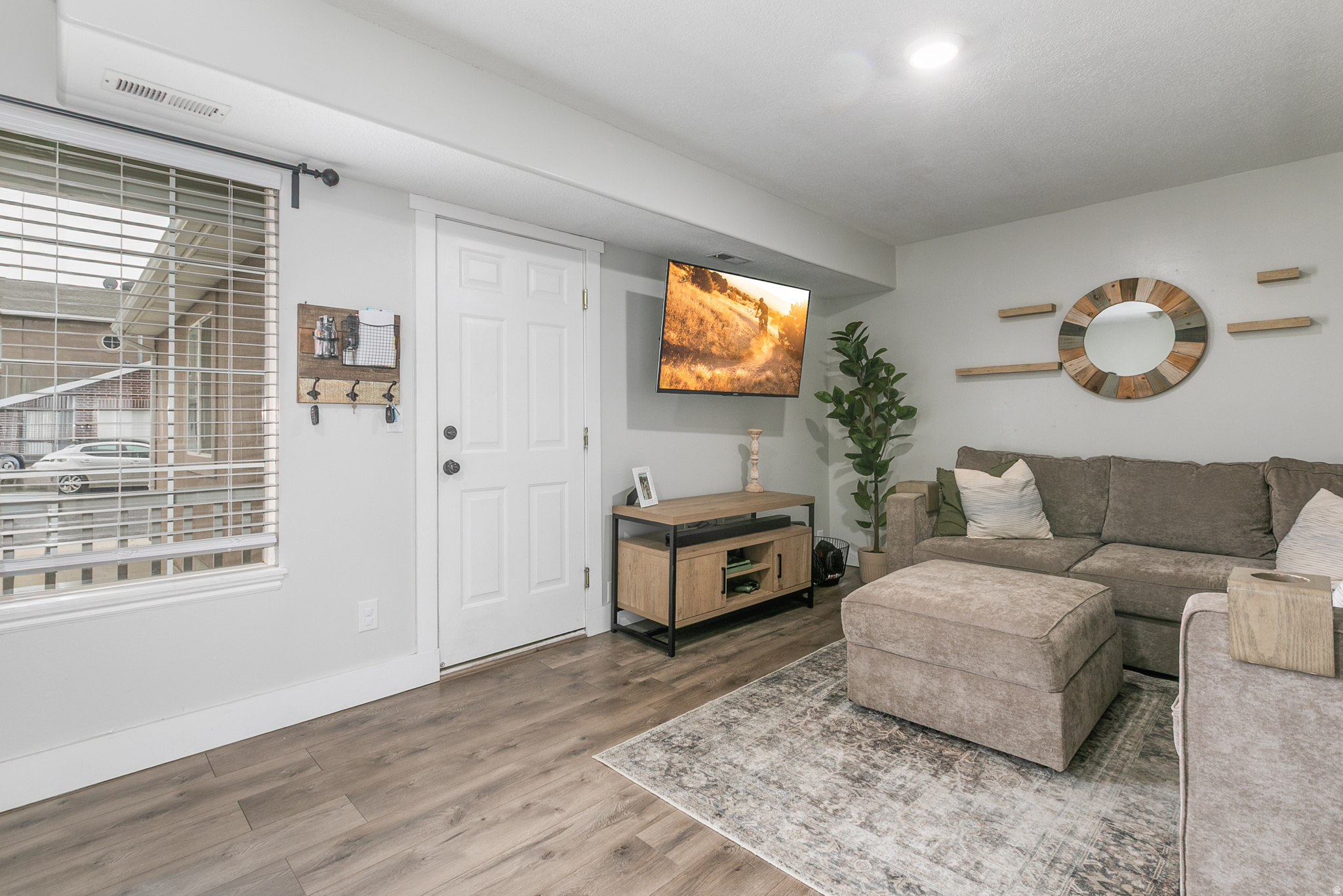 NEW TOWNE SQUARE - Residential