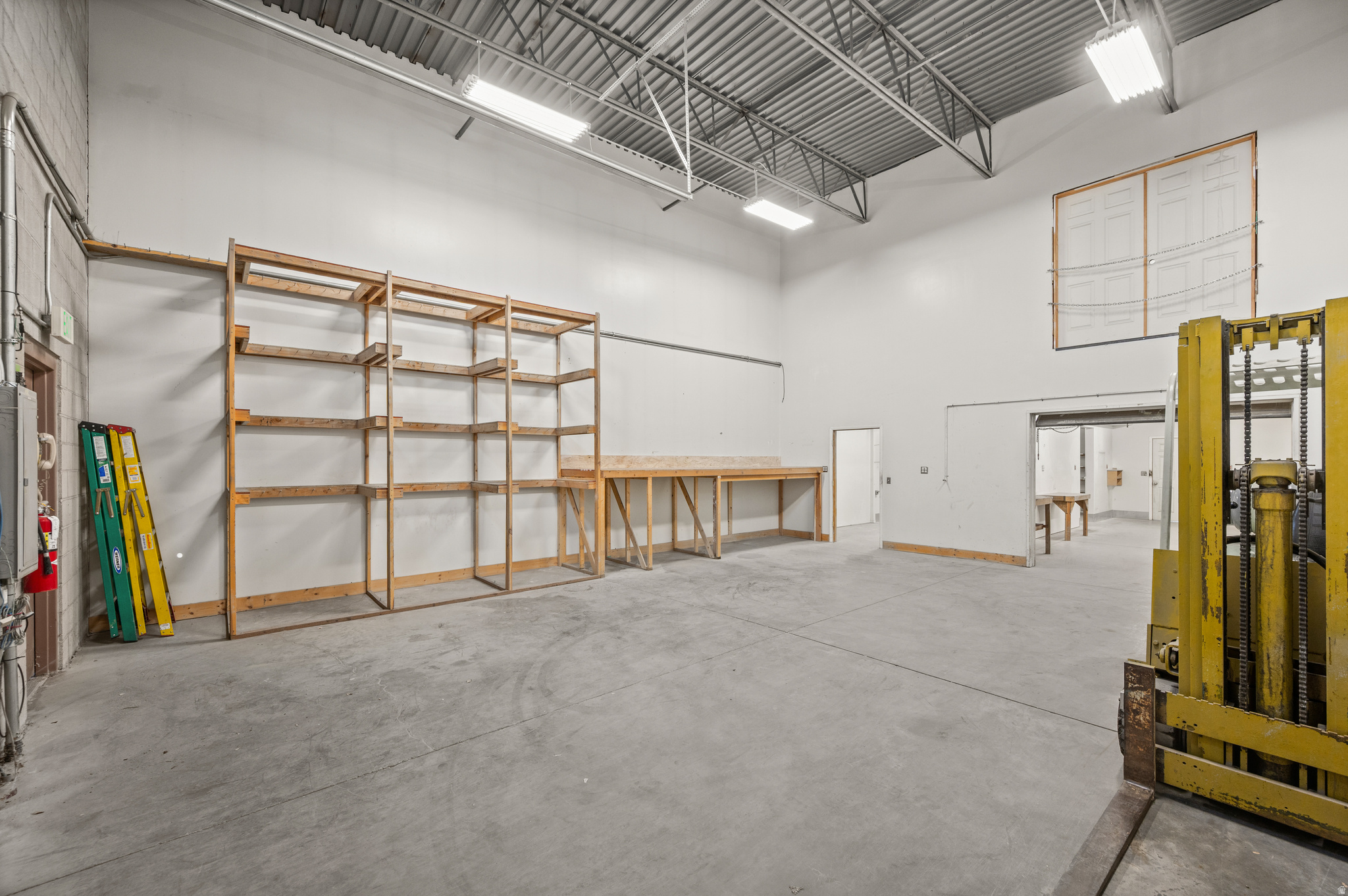 AVIGATION CONDO - Commercial Lease