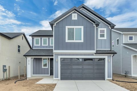 Photo of 2216 W 2615 N #142, Clinton, UT 84015 (MLS # 2140001)