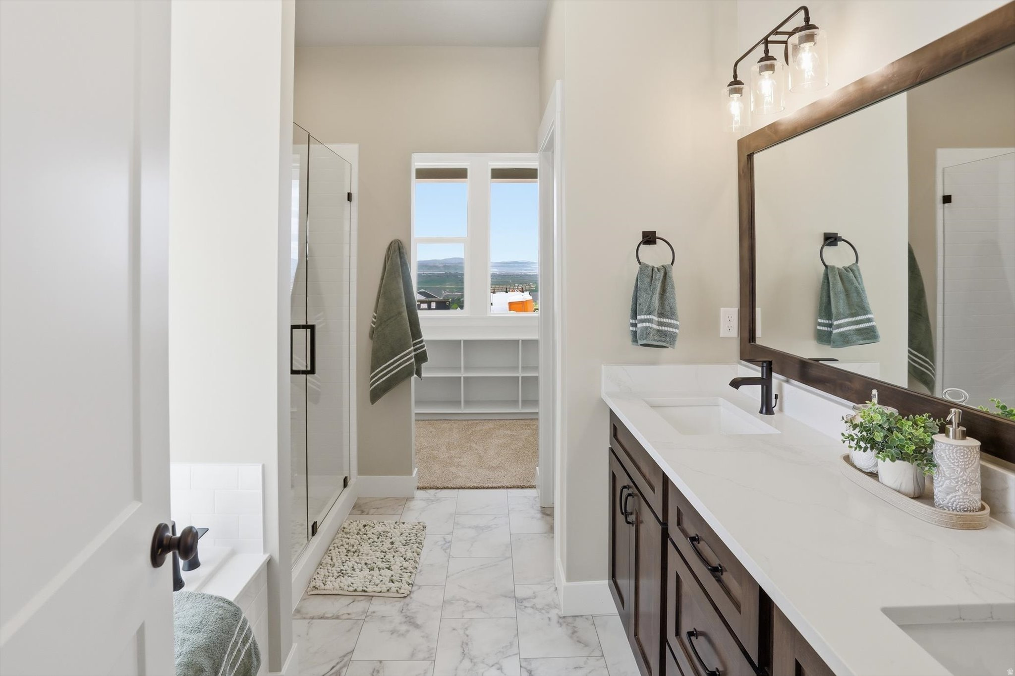 MOUNTAIN GATE ESTATES - Residential