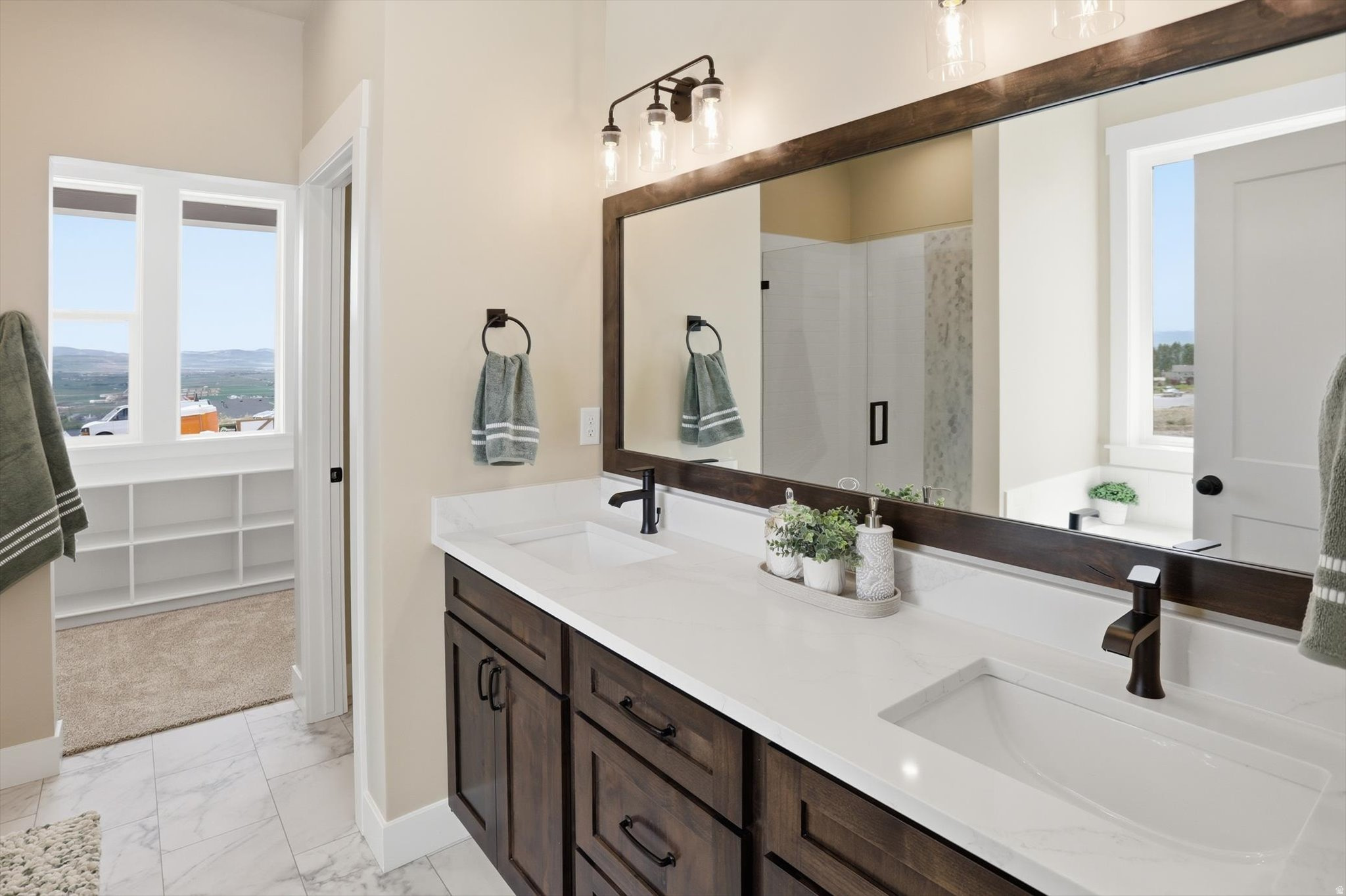 MOUNTAIN GATE ESTATES - Residential