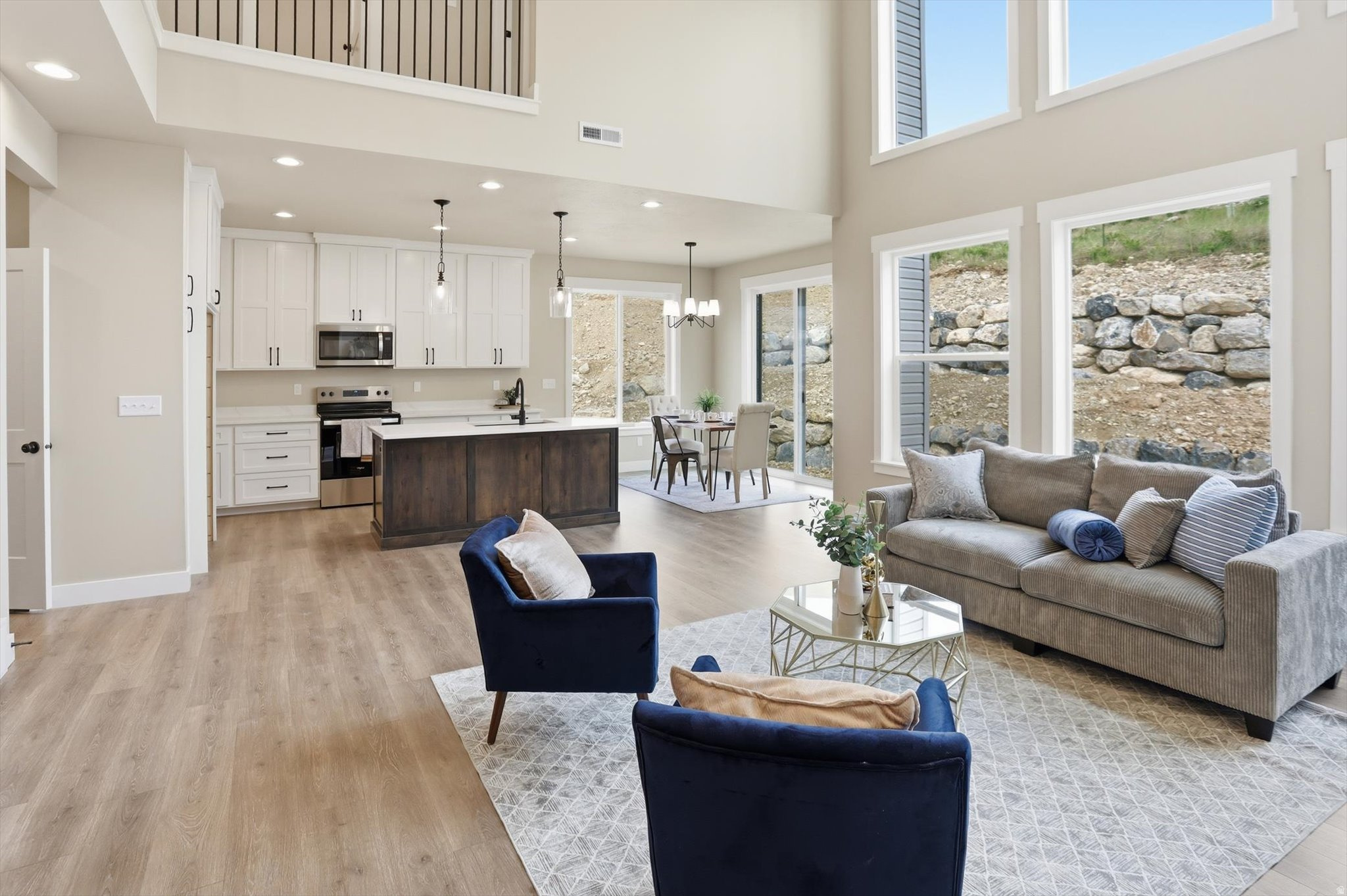 MOUNTAIN GATE ESTATES - Residential