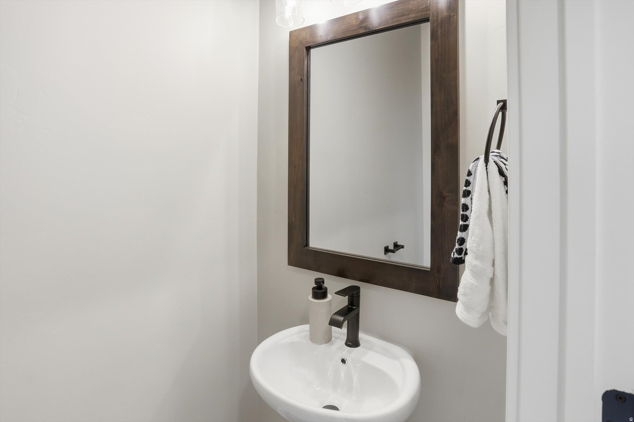 MOUNTAIN GATE ESTATES - Residential