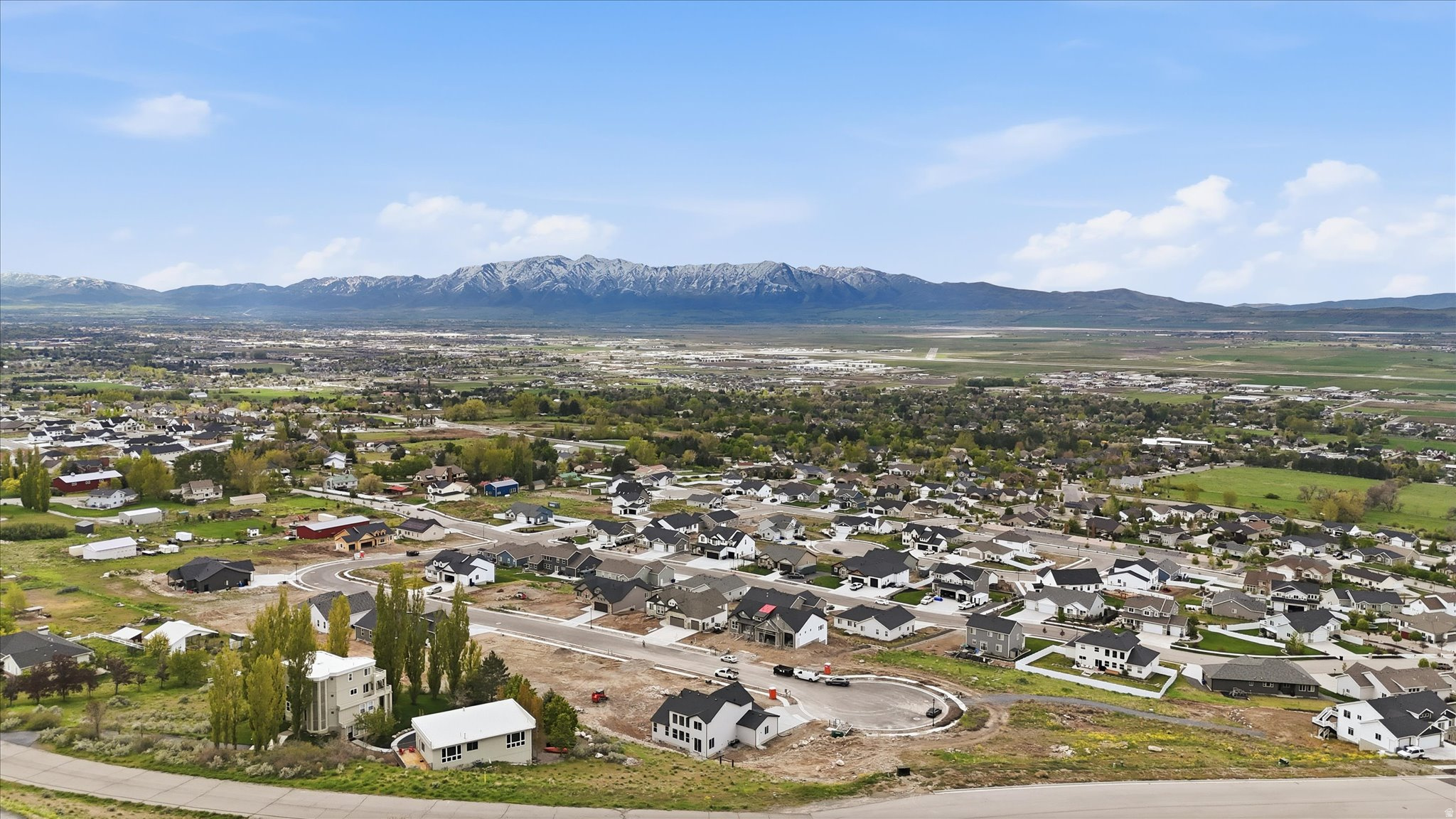 MOUNTAIN GATE ESTATES - Residential