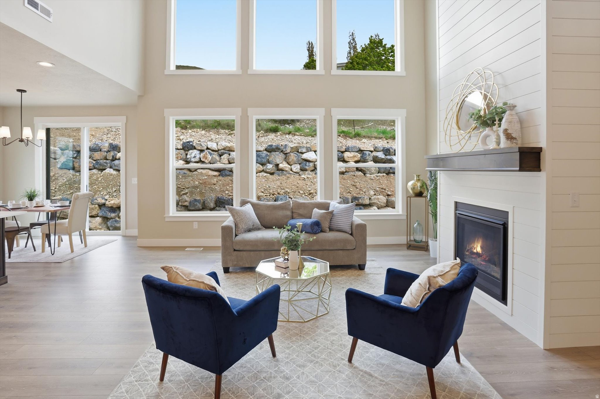 MOUNTAIN GATE ESTATES - Residential