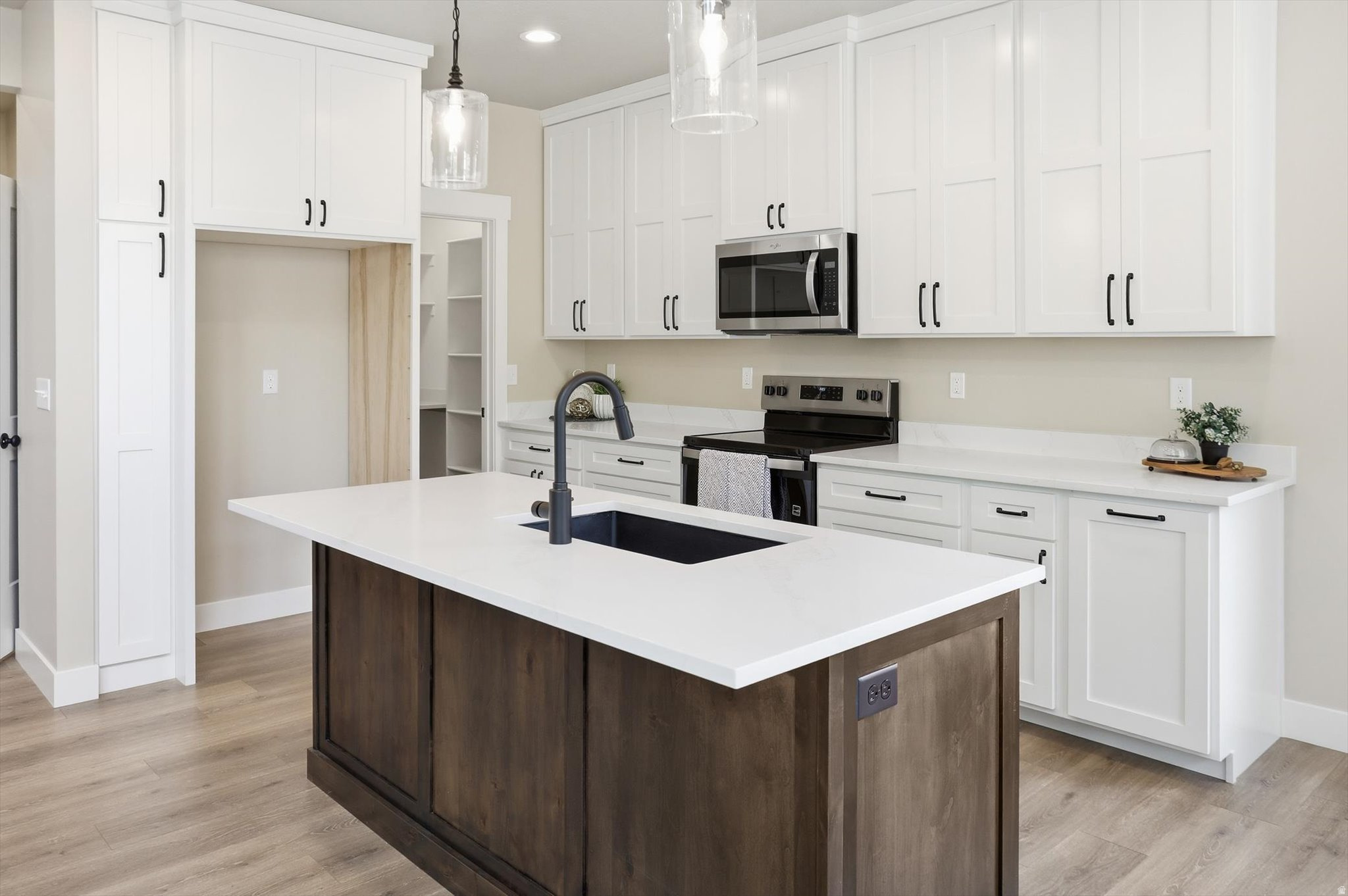 MOUNTAIN GATE ESTATES - Residential