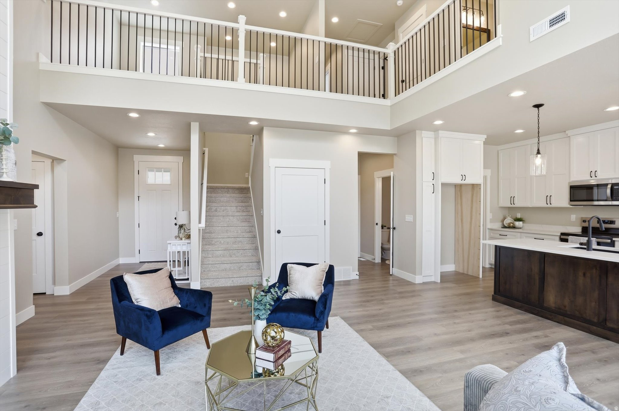 MOUNTAIN GATE ESTATES - Residential