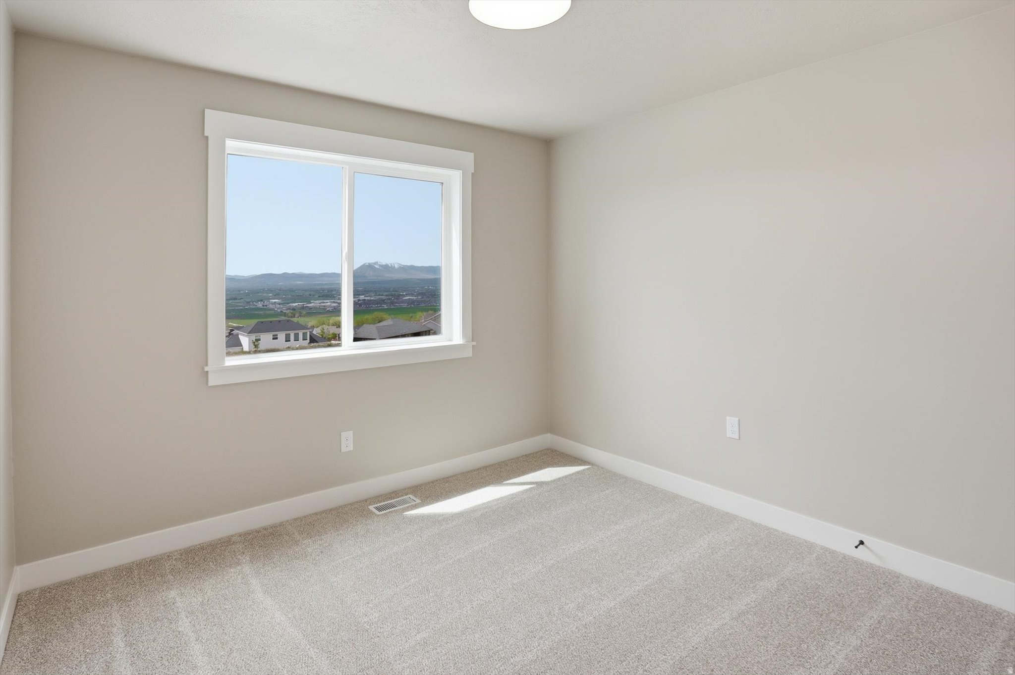 MOUNTAIN GATE ESTATES - Residential